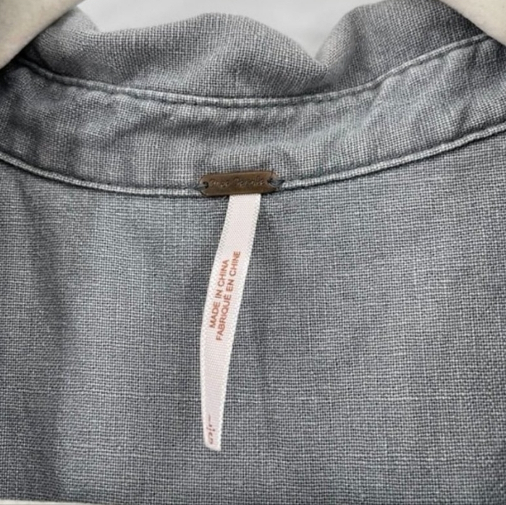 Free People Large Gray Sleeveless Button Tunic Tank Vest Distressed Pockets - Picture 3 of 5